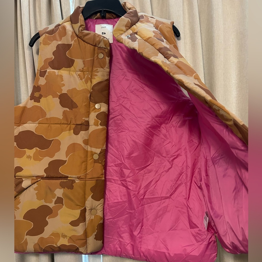Puffer Vest - Pink Lined, Brown Camouflage